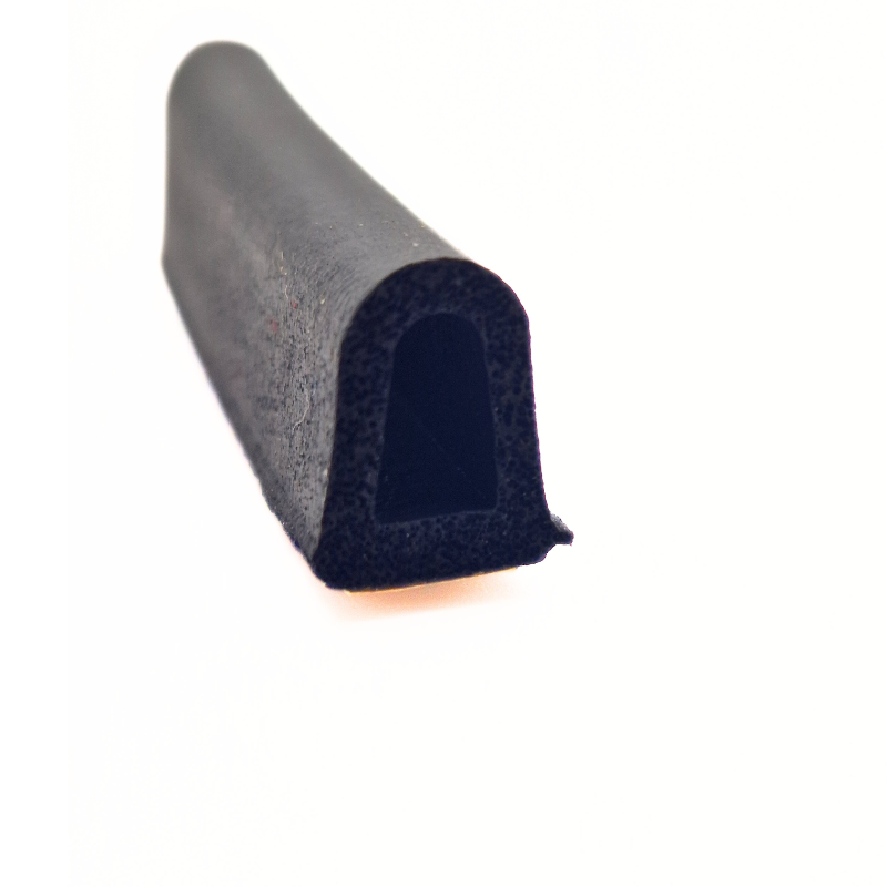 Uszczelka samoprzylepna 8x10mm czarna kształt "D" Z7-0001