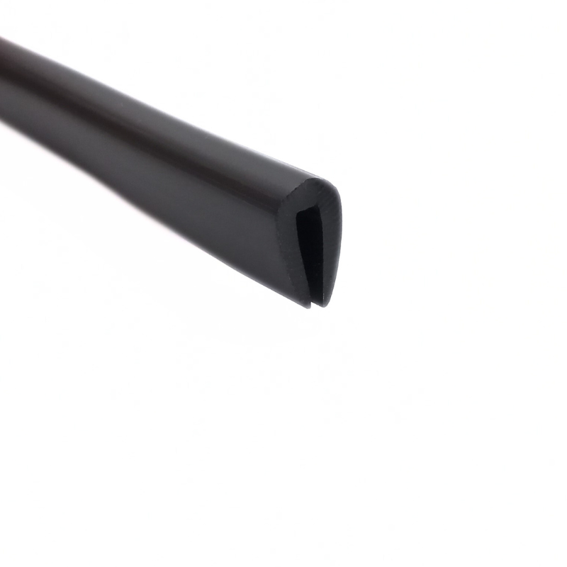 Uszczelka krawędziowa typu U na rant 1mm czarna